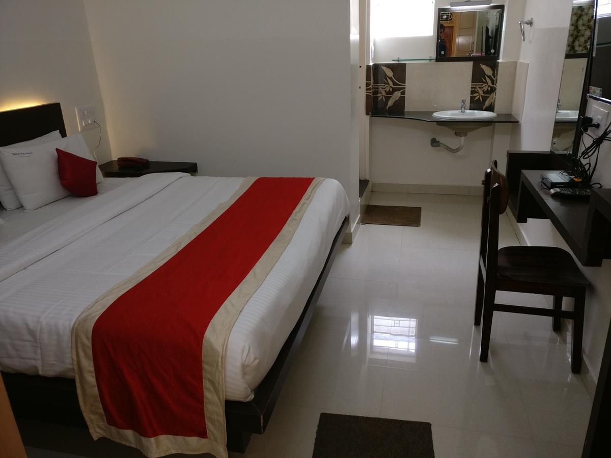 Hotel Raj Mahal Чикмагалур Экстерьер фото