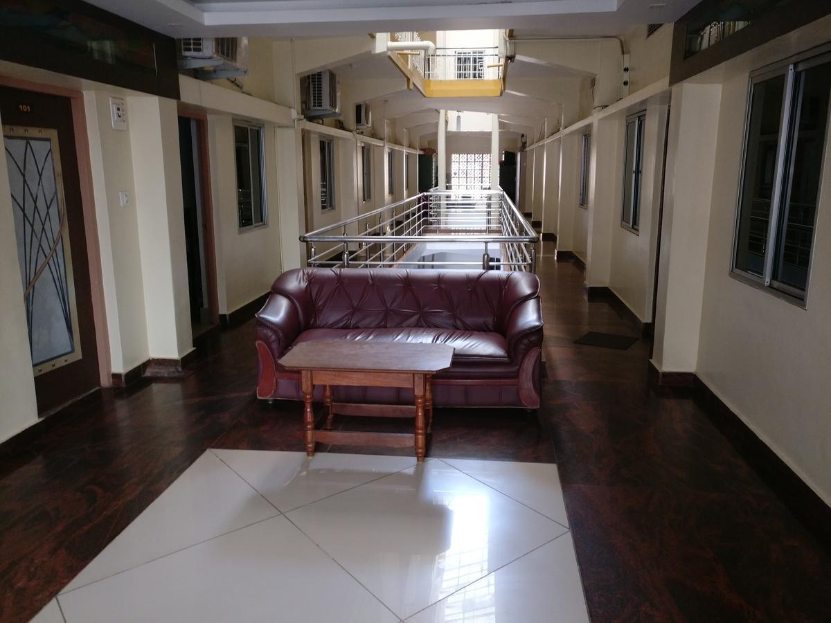 Hotel Raj Mahal Чикмагалур Экстерьер фото
