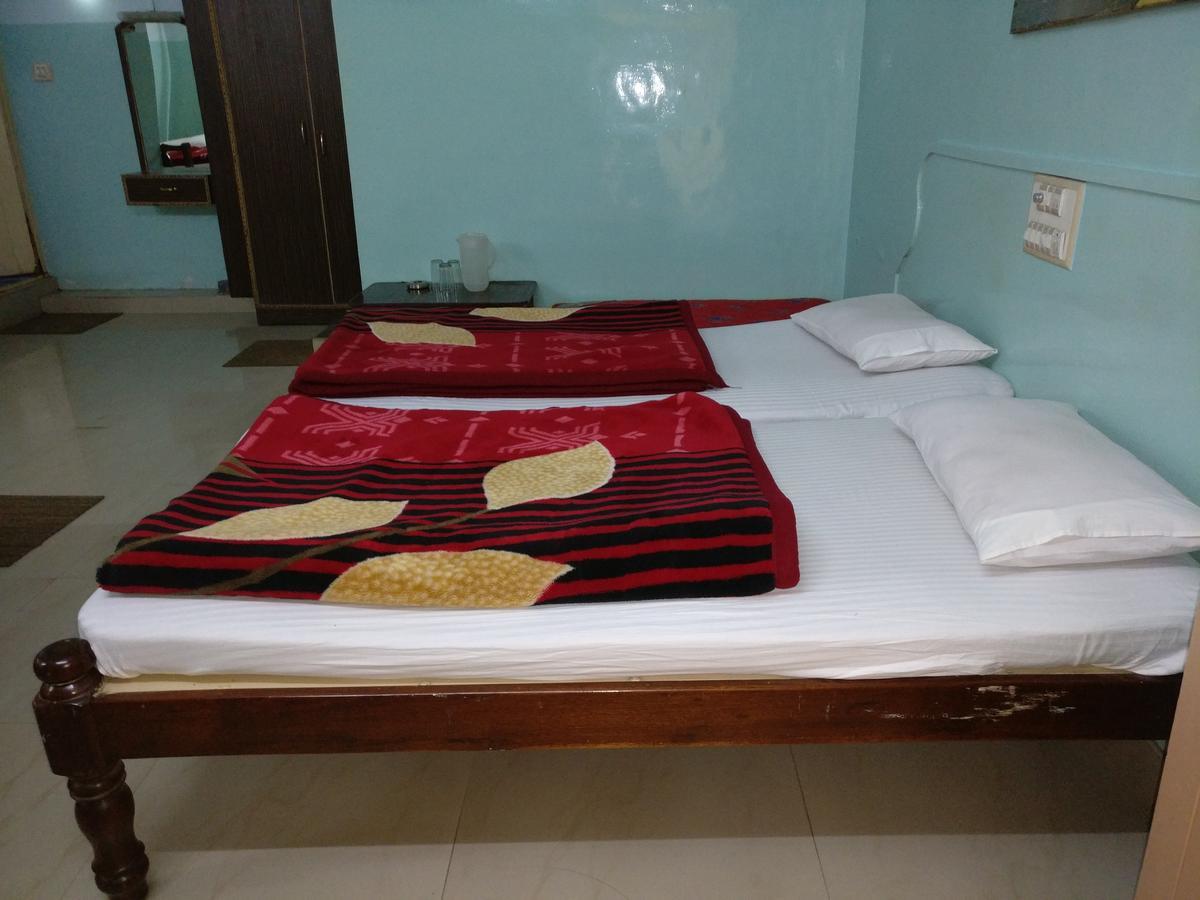 Hotel Raj Mahal Чикмагалур Экстерьер фото