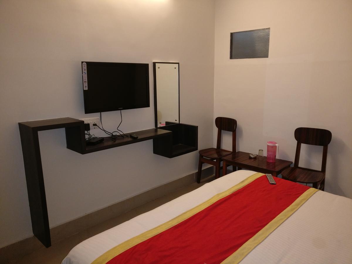 Hotel Raj Mahal Чикмагалур Экстерьер фото