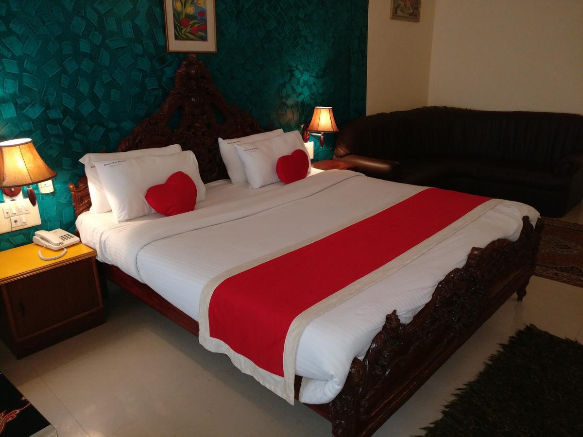 Hotel Raj Mahal Чикмагалур Экстерьер фото