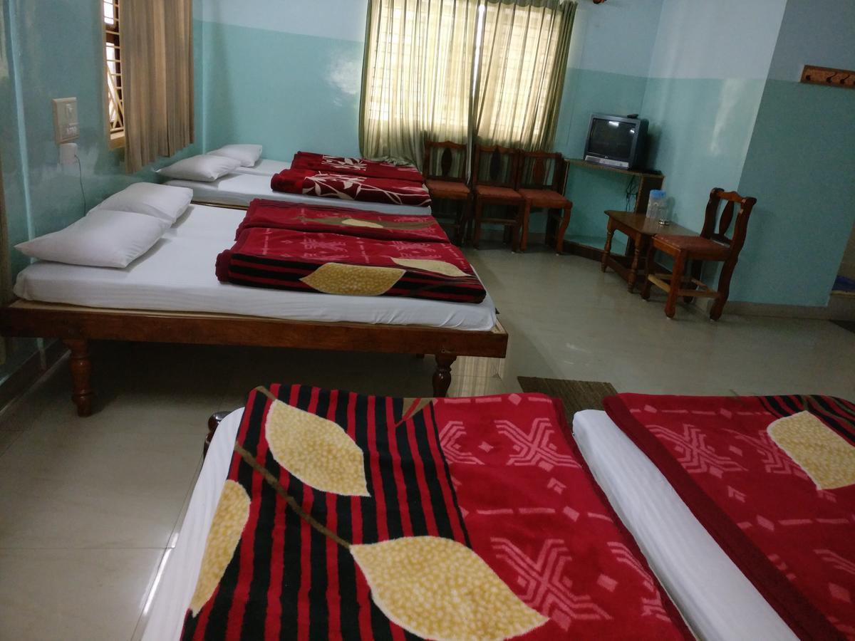 Hotel Raj Mahal Чикмагалур Экстерьер фото