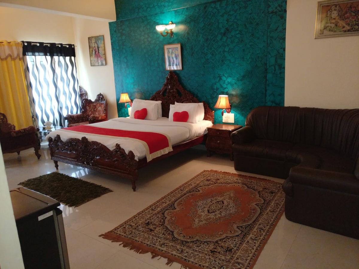 Hotel Raj Mahal Чикмагалур Экстерьер фото