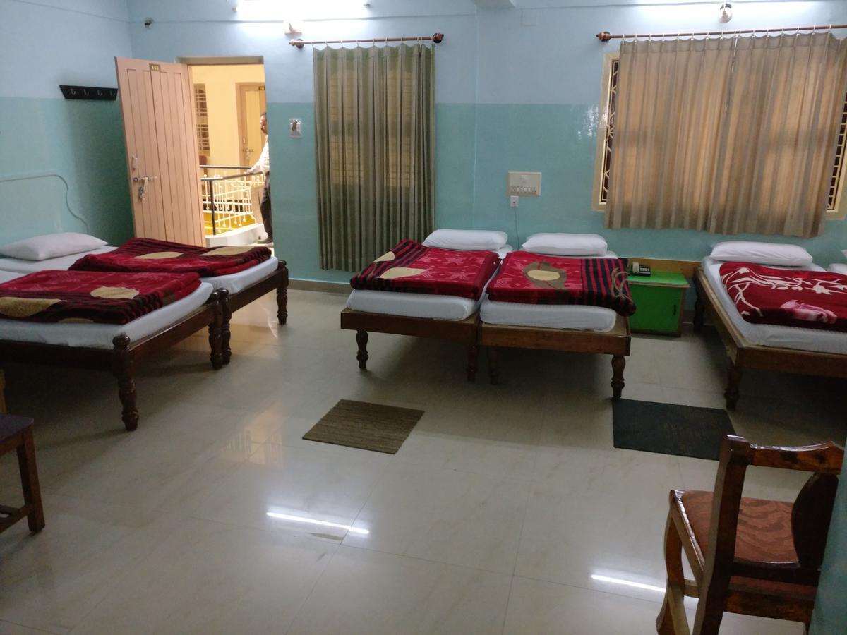 Hotel Raj Mahal Чикмагалур Экстерьер фото